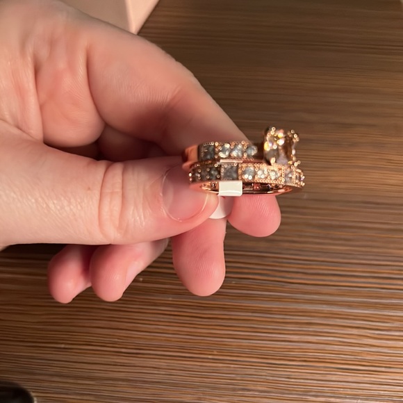 Amazing 2 ring set with rose quartz cubic zirconia stone on rose gold plating. - Picture 2 of 6